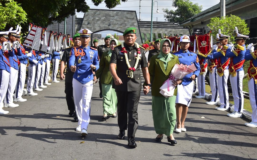 Akademi Militer Sambut Wakil Gubernur Baru Dalam Acara Sertijab Di