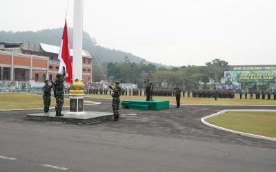 Akademi Militer Melaksanakan Upacara Bendera Minggu Ketiga