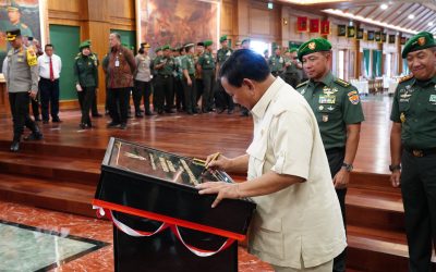 Menhan Resmikan Ruang Makan Husein Taruna Akademi Militer