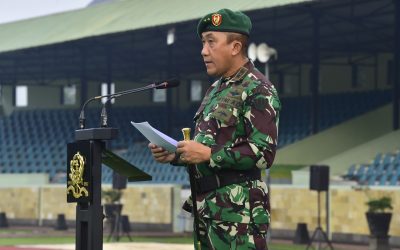 Gubernur Akmil Pimpin Upacara Bendera Tujuh Belasan