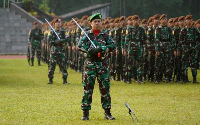 Widyaiswara Bidang Teknik Pimpin Upacara Bendera di Akmil