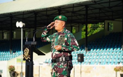 Danmentar Akmil Pimpin Upacara Bendera Rutin di Magelang