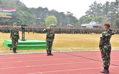 Dirum Akmil Pamit Pada Upacara Bendera di Lapangan Sapta Marga