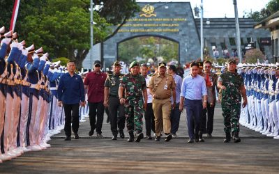 Gubernur Akmil Dampingi Kasad Sambut Presiden dan Rombongan